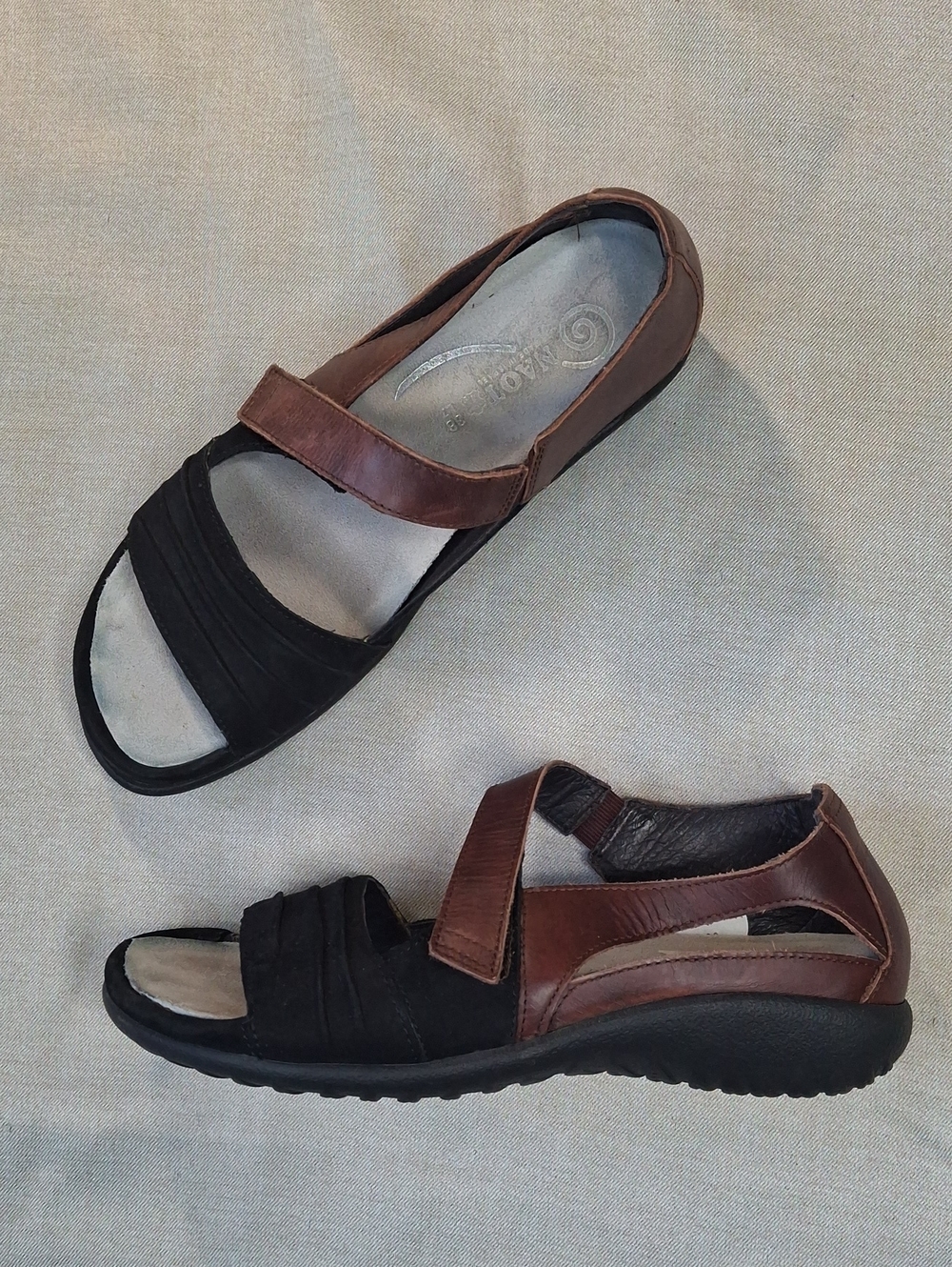 NAOT Women’s Papaki Black Velvet Nubuck & Cinnamon Leather Sandals Size 38 US 7